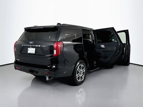 Used 2025 Ford Expedition Active AWD/4WD image 24