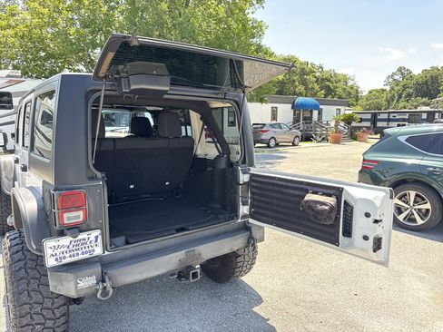 Used 2012 Jeep Wrangler Unlimited Sport AWD/4WD image 26