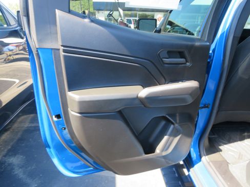 Used 2023 Chevrolet Colorado Trail Boss w/ Technology Package image 9