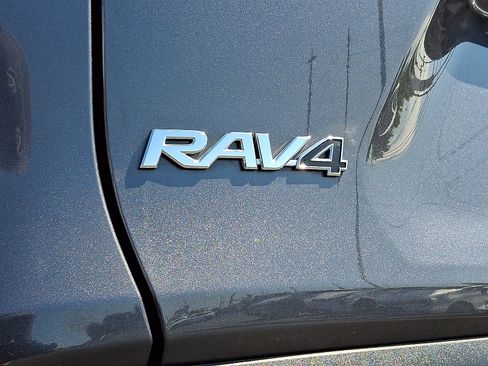 Used 2024 Toyota RAV4 XLE AWD/4WD image 30