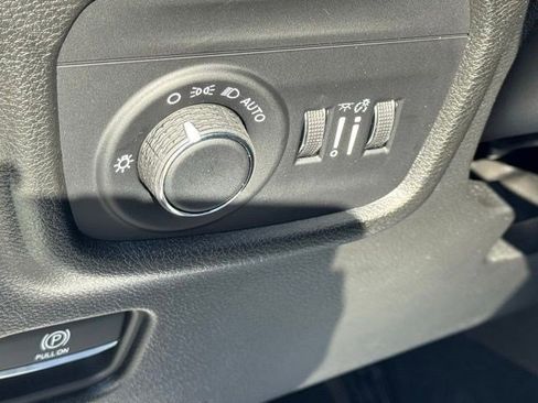 New 2026 Jeep Grand Cherokee Altitude image 9