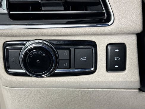 Used 2021 Lincoln Navigator Reserve w/ Luxury Package AWD/4WD image 16