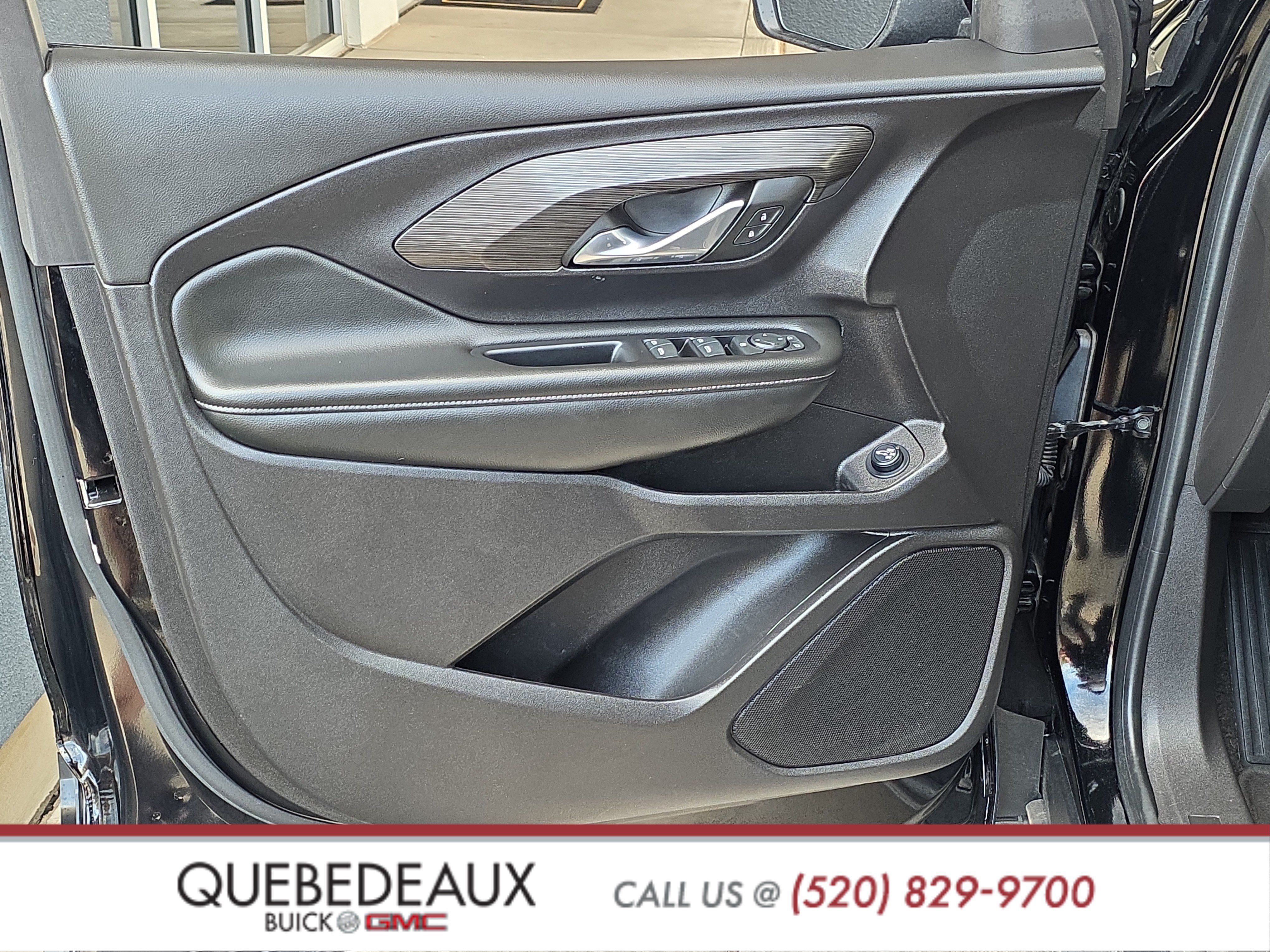 Used 2024 GMC Terrain SLE w/ Driver Convenience Package FWD image 9