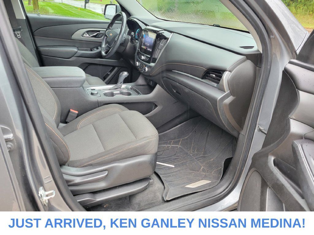 Used 2020 Chevrolet Traverse LT w/ LPO, Floor Liner Package AWD/4WD image 24