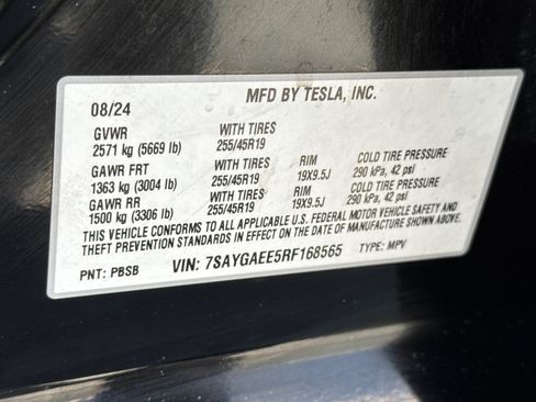 Used 2024 Tesla Model Y Long Range AWD/4WD image 23