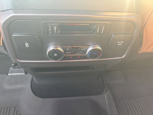 Used 2024 Ford Expedition Platinum image 42