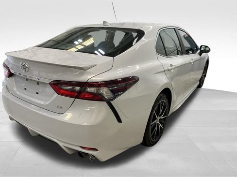 Used 2024 Toyota Camry SE FWD image 5