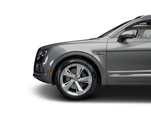Used 2018 Bentley Bentayga AWD/4WD image 18