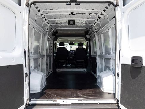 New 2026 RAM ProMaster 2500 w/ Premium Convenience Group FWD image 19