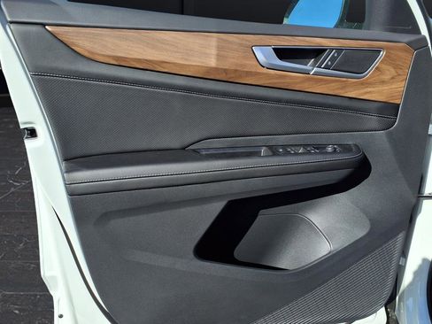 New 2026 Volkswagen Atlas SE image 35