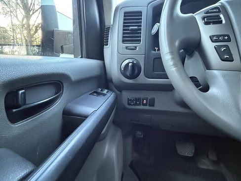 Used 2019 Nissan NV 2500 S image 20