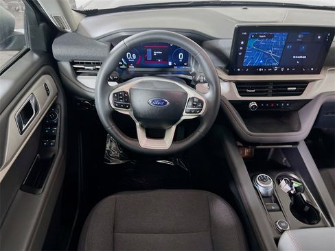 Used 2025 Ford Explorer Active image 20