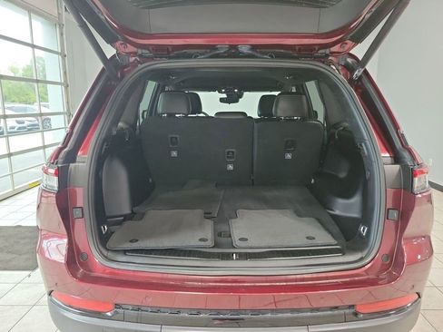 Used 2024 Jeep Grand Cherokee Altitude image 47