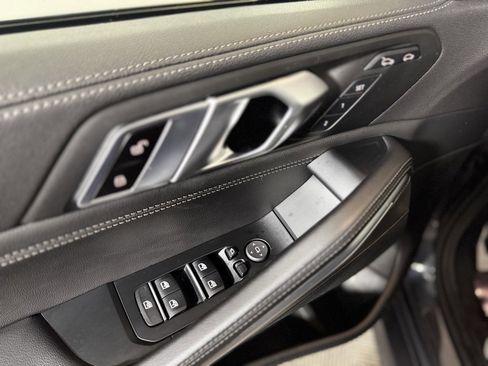 Used 2022 BMW X6 xDrive40i w/ M Sport Package image 21