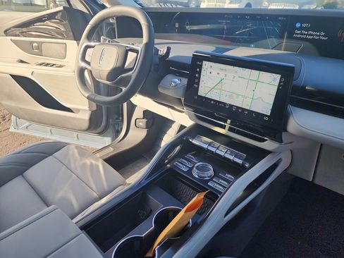 New 2026 Lincoln Nautilus Premier image 27