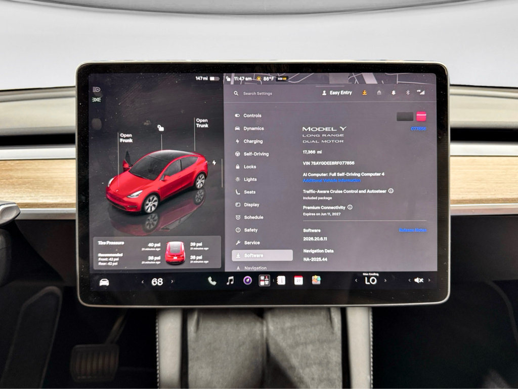 Used 2024 Tesla Model Y Long Range AWD/4WD image 10