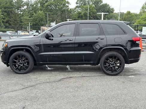 Used 2020 Jeep Grand Cherokee Altitude AWD/4WD image 11