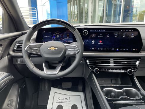 Used 2025 Chevrolet Traverse High Country w/ LPO, Floor Liner Package AWD/4WD image 19
