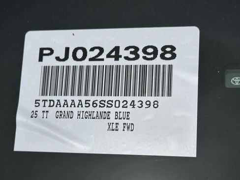 Used 2025 Toyota Grand Highlander FWD image 15