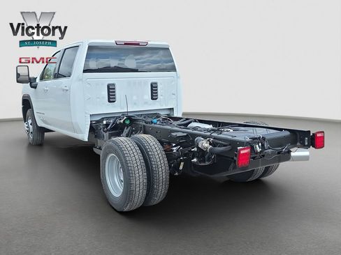 New 2026 GMC Sierra 3500 SLE w/ SLE Convenience Package AWD/4WD image 15