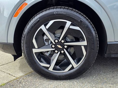 Used 2025 Chevrolet Equinox EV LT w/ Convenience Package image 10