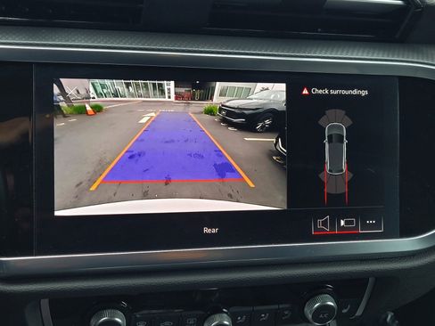 Used 2024 Audi Q3 2.0T Premium image 15