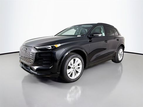 Certified 2025 Audi Q6 e-tron Premium w/ Convenience Package image 3