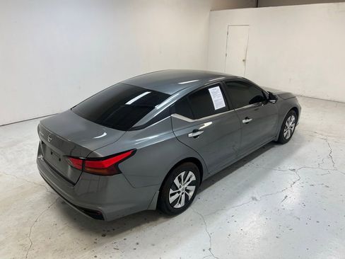 Used 2024 Nissan Altima 2.5 S image 3