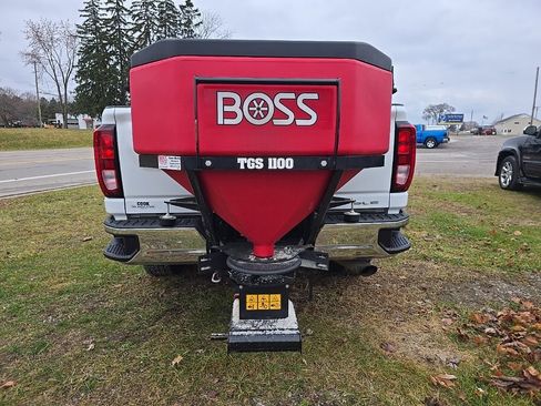 Used 2022 GMC Sierra 2500 SLE w/ SLE Value Package; image 10