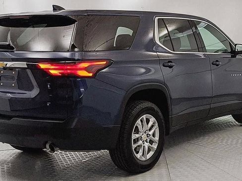 Used 2023 Chevrolet Traverse LS FWD image 3