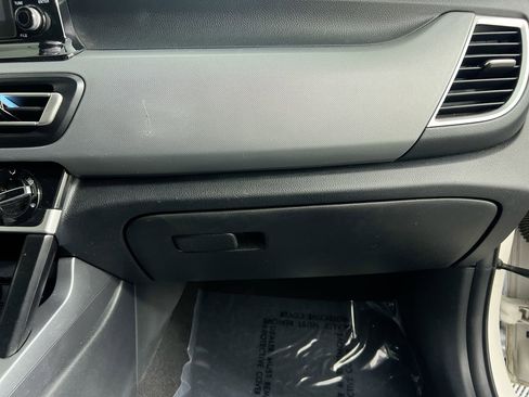 Certified 2022 Kia Seltos LX image 30