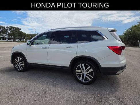 Used 2018 Honda Pilot Touring image 5