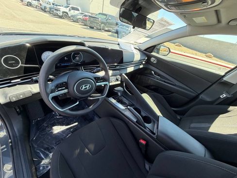 Used 2024 Hyundai Elantra SEL FWD image 12