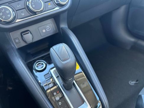 Used 2025 Nissan Versa SV w/ Trunk Package image 29