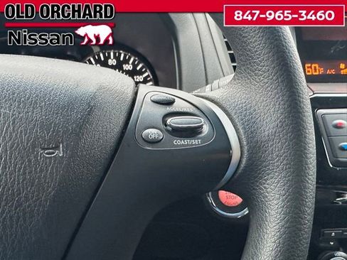 Used 2014 Nissan Pathfinder S image 18