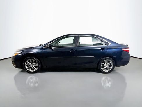 Certified 2017 Toyota Camry SE image 4