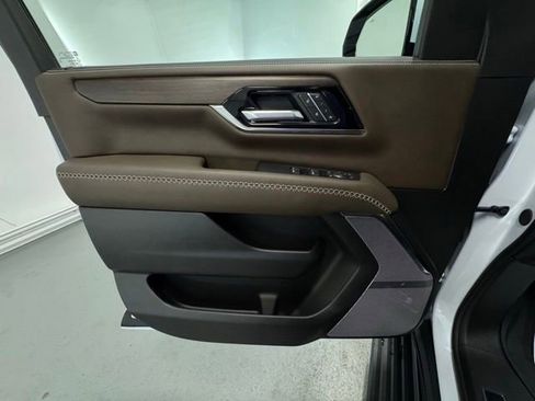 New 2026 GMC Yukon Denali Ultimate AWD/4WD image 18