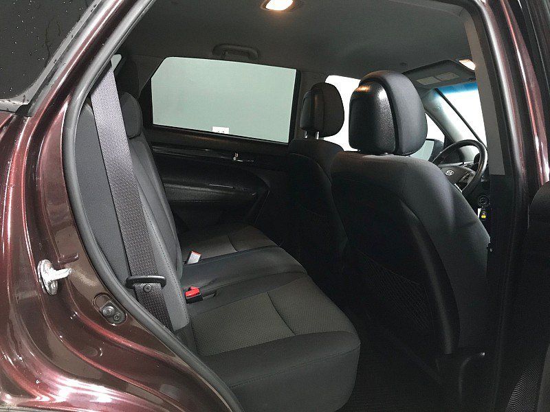 Used 2013 Kia Sorento LX w/ Value Pkg FWD image 16