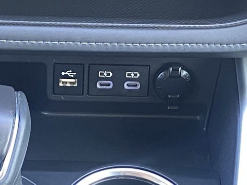 Certified 2024 Toyota Highlander LE image 32