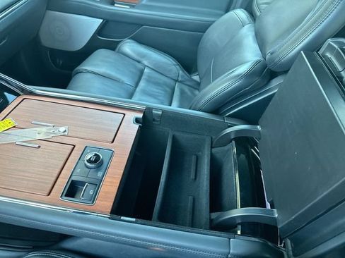 Used 2024 Lincoln Navigator Reserve AWD/4WD image 25
