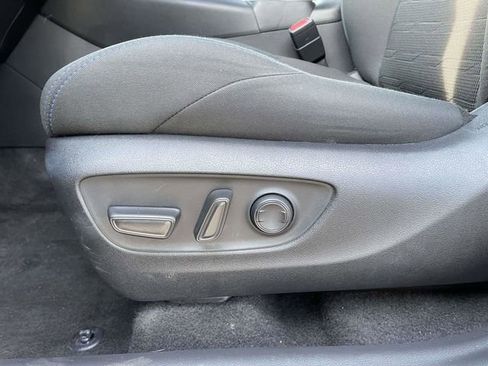 Used 2023 Toyota RAV4 SE image 21