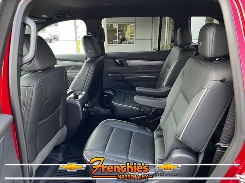 Used 2025 Buick Enclave Sport Touring w/ Power Package AWD/4WD image 10