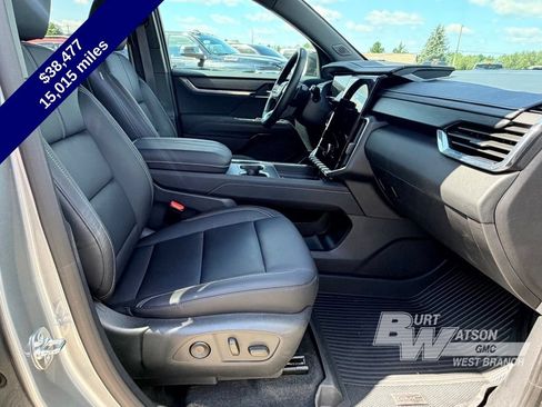 Used 2024 GMC Acadia Elevation w/ Luxury Package AWD/4WD image 29