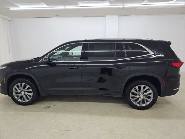 Used 2025 Buick Enclave Preferred AWD/4WD image 20