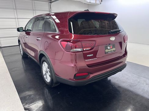 Used 2019 Kia Sorento LX image 10