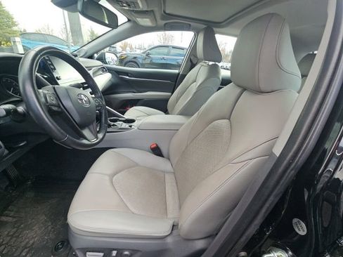 Used 2021 Toyota Camry XSE w/ Navigation Upgrade Package image 10