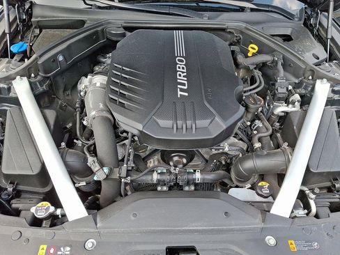 Used 2023 Genesis G70 3.3T image 32