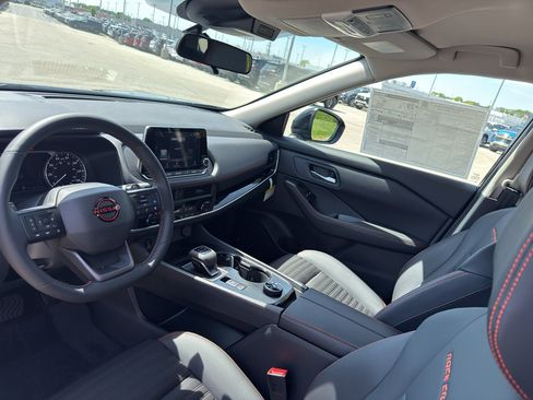 New 2026 Nissan Rogue SV AWD/4WD image 25