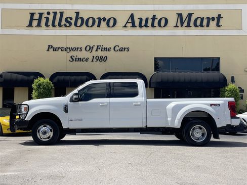 Used 2022 Ford F350 Lariat w/ Lariat Value Package AWD/4WD image 3
