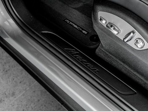 Certified 2026 Porsche Macan AWD/4WD image 15